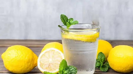 Lemon Water: Helps improve bile flow and reduce discomfort.