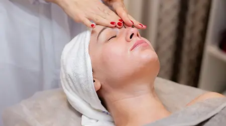 Light Massage: Gentle neck massage improves blood flow and relaxes muscles.