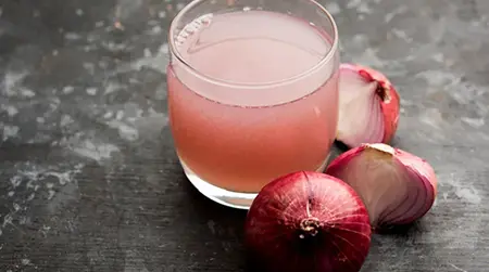 Onion Juice: Improves scalp circulation and may support new hair growth.