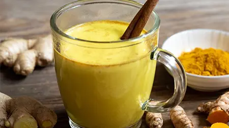 Turmeric Milk: Warm turmeric milk supports natural infection-fighting.